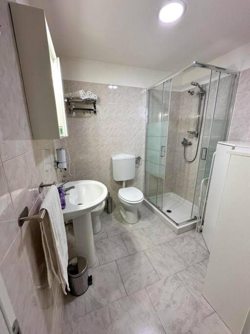 Holiday House Shantu Катания Екстериор снимка